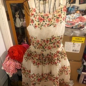 Beautiful floral dress 🌸